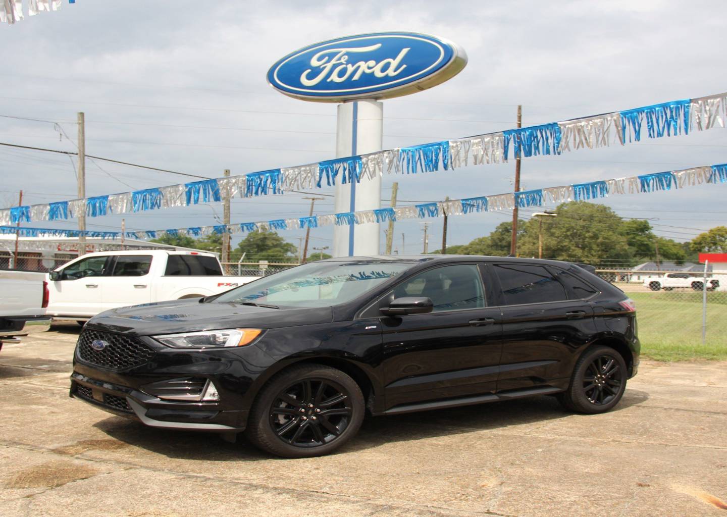 2024 Ford Edge ST-Line's photo