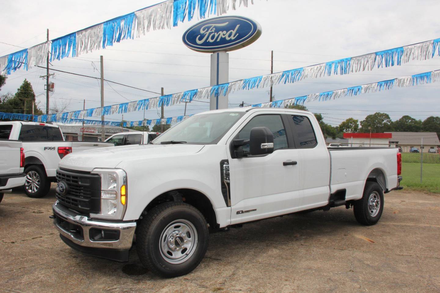 2025 Ford F-250 Super Duty XL's photo
