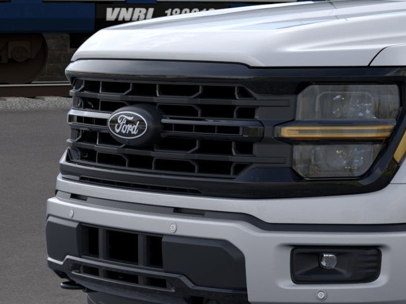 2025 Ford F-150 XLT photo 14