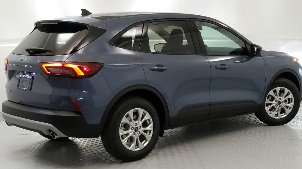 2025 Ford Escape Active photo 2