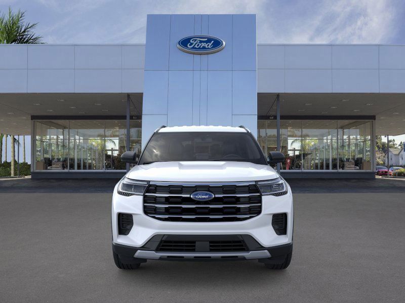 2025 Ford Explorer photo 5