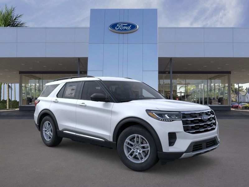 2025 Ford Explorer photo 6