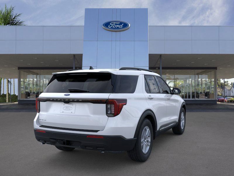 2025 Ford Explorer photo 7