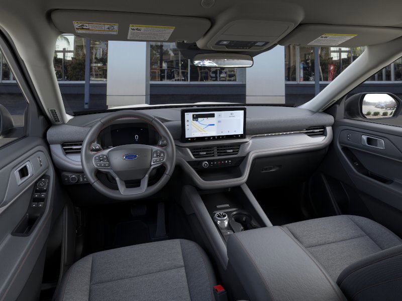 2025 Ford Explorer photo 8