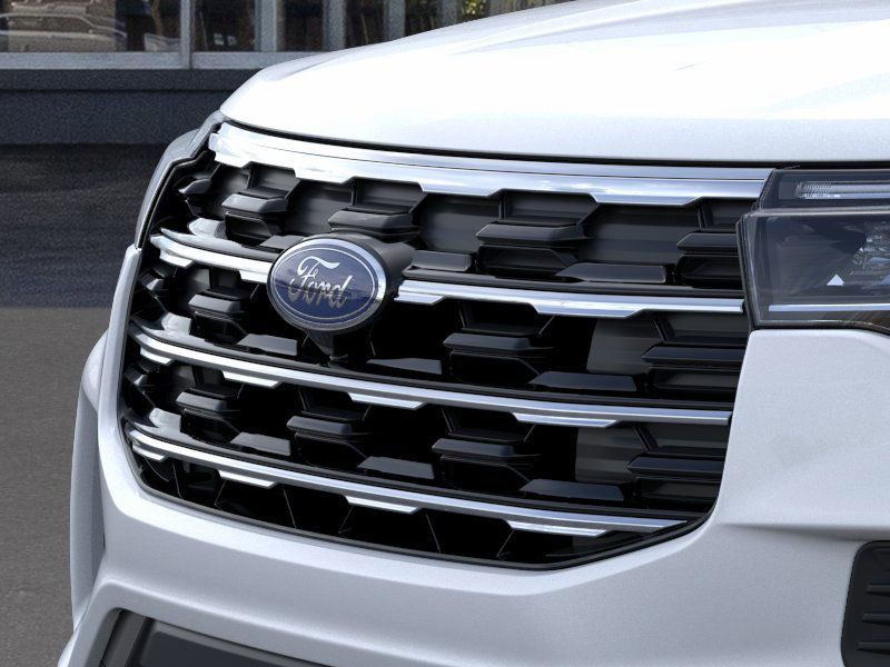 2025 Ford Explorer photo 14