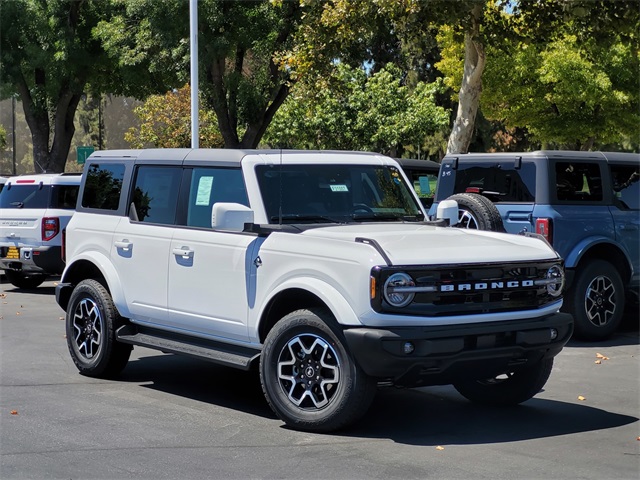 New 2025 Ford Bronco Outer Banks