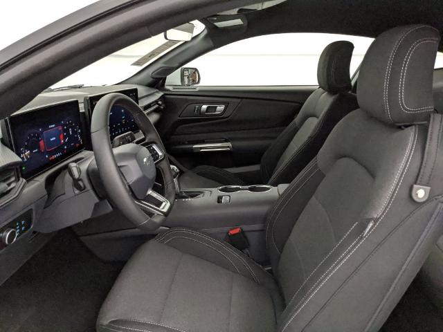 2025 Ford Mustang photo 3