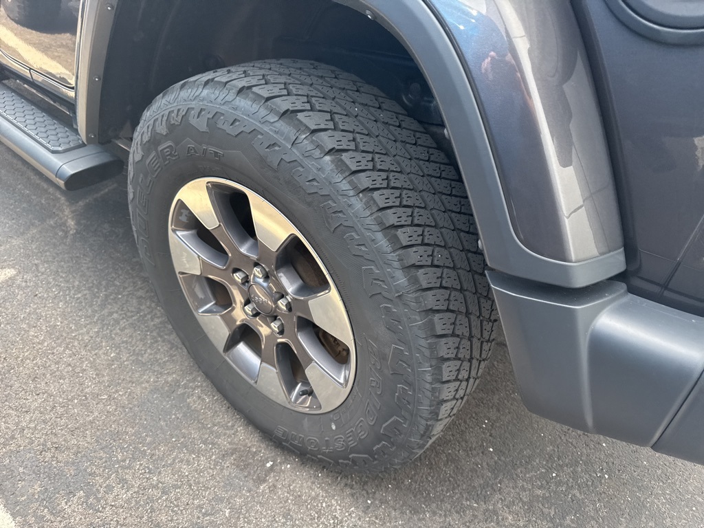 2018 Jeep Wrangler Unlimited Sahara photo 2