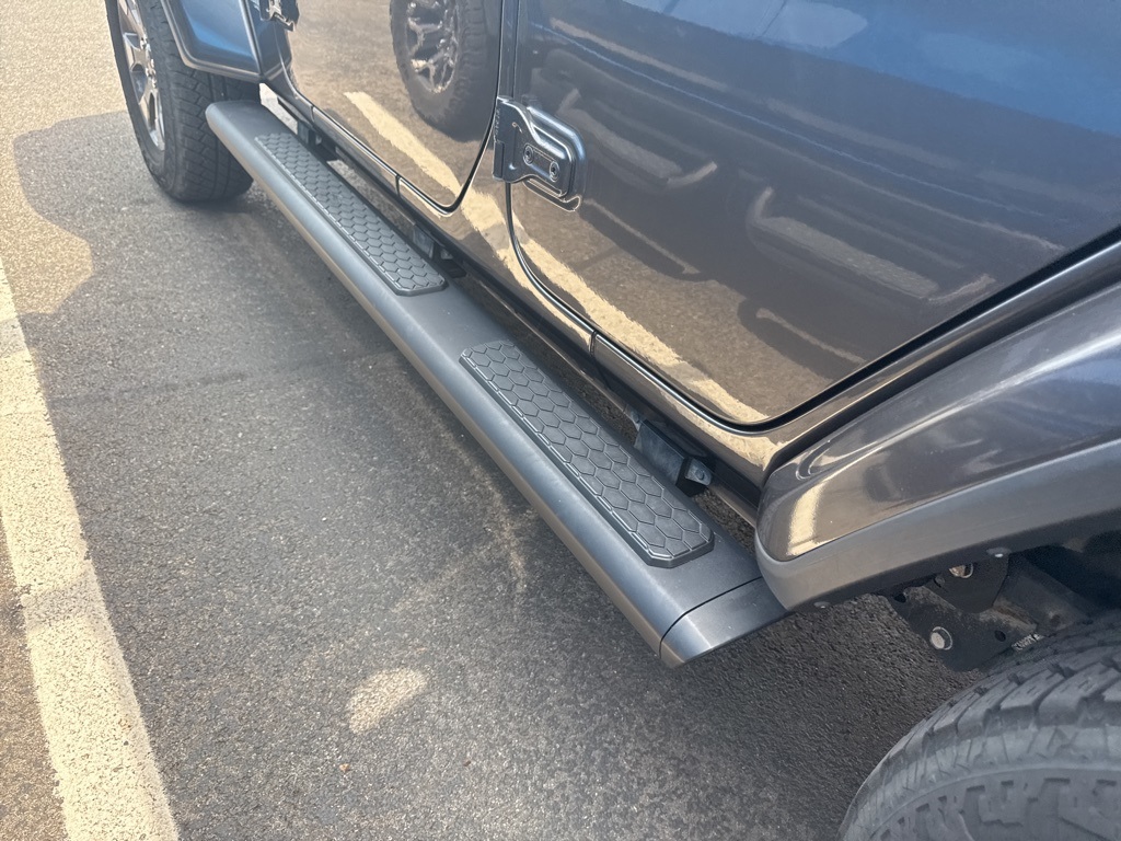 2018 Jeep Wrangler Unlimited Sahara photo 3