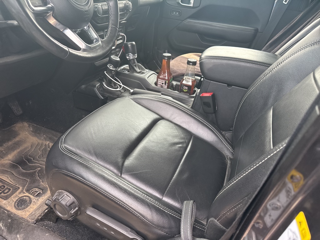 2018 Jeep Wrangler Unlimited Sahara photo 4
