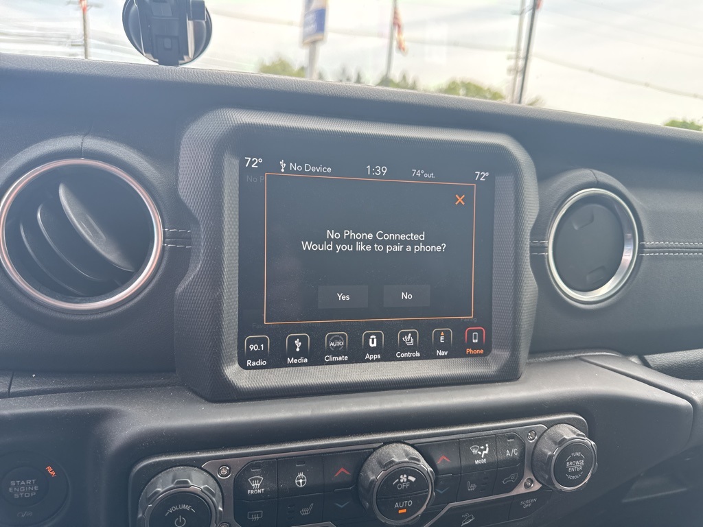 2018 Jeep Wrangler Unlimited Sahara photo 8