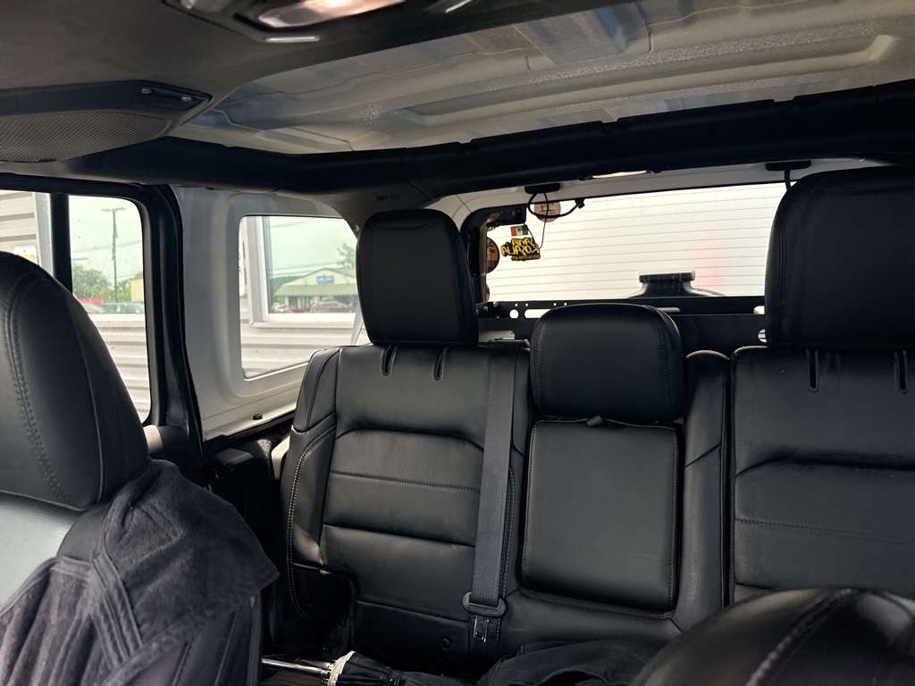 2018 Jeep Wrangler Unlimited Sahara photo 11