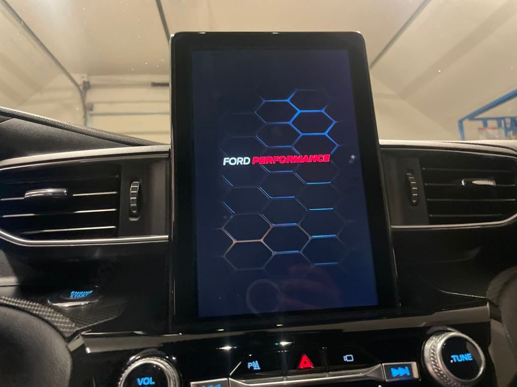 2022 Ford Explorer ST photo 10
