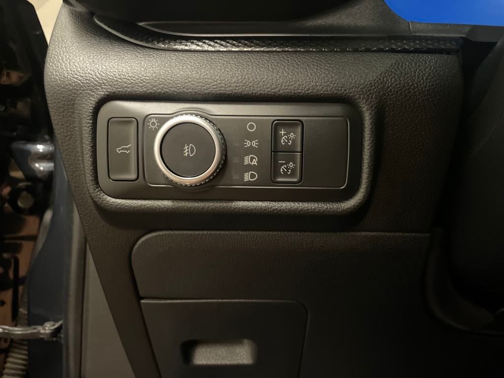 2022 Ford Explorer ST photo 13