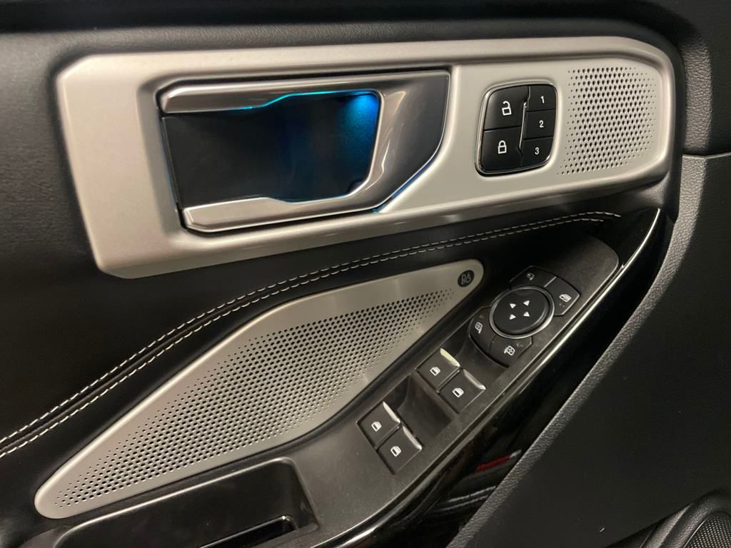 2022 Ford Explorer ST photo 14