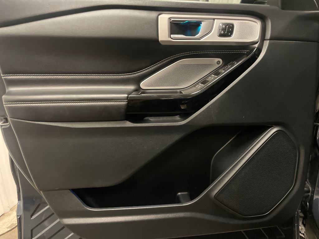 2022 Ford Explorer ST photo 15