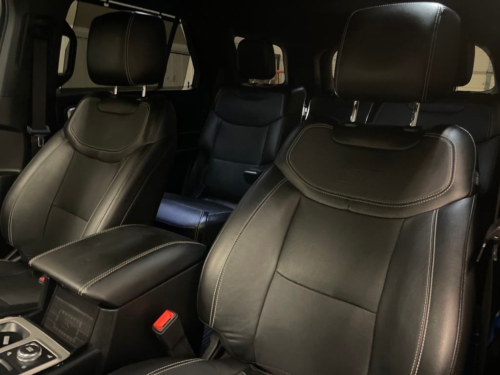 2022 Ford Explorer ST photo 17