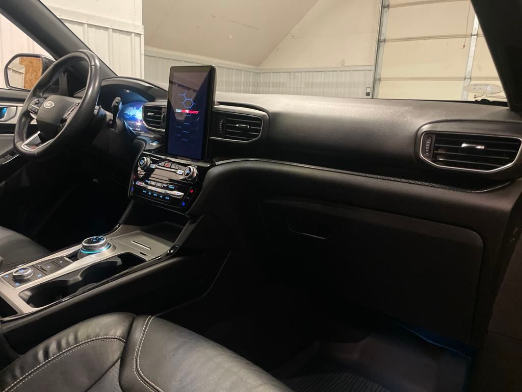 2022 Ford Explorer ST photo 27