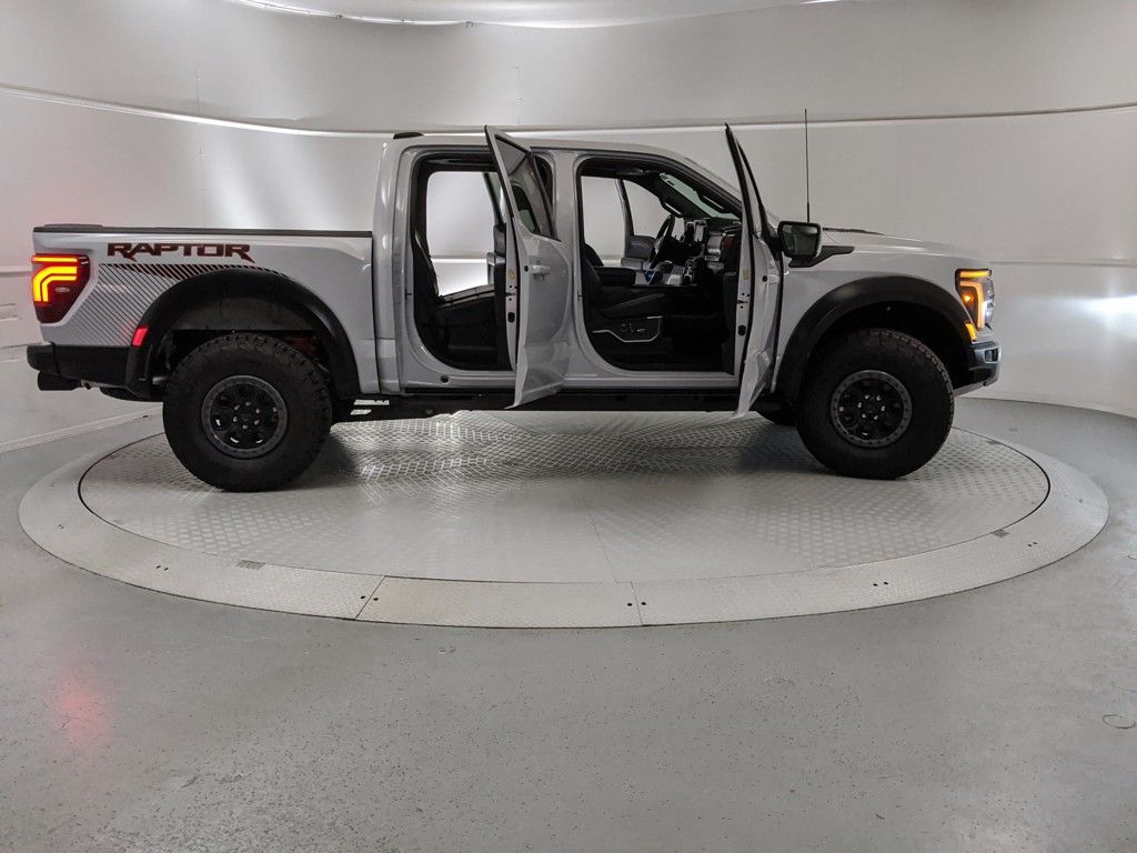 2025 Ford F-150 Raptor photo 2
