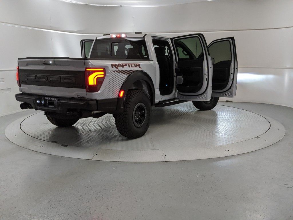 2025 Ford F-150 Raptor photo 3