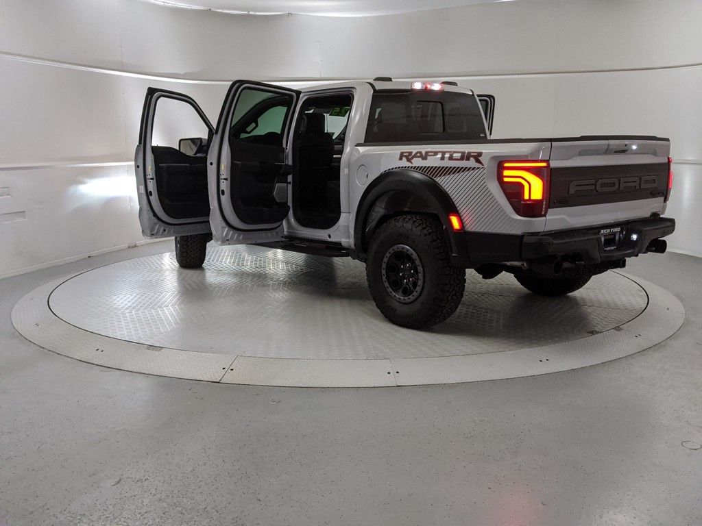 2025 Ford F-150 Raptor photo 4