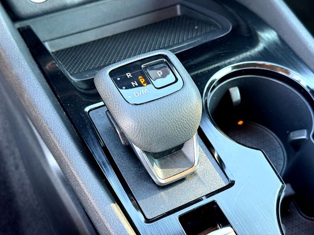 2023 Nissan Rogue SV photo 17