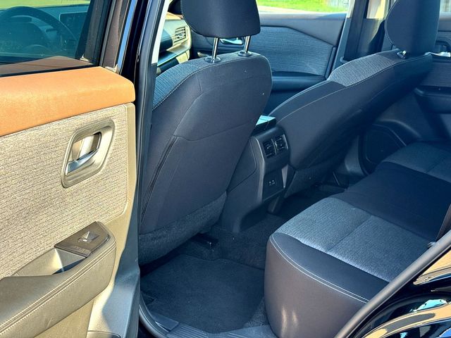 2023 Nissan Rogue SV photo 21