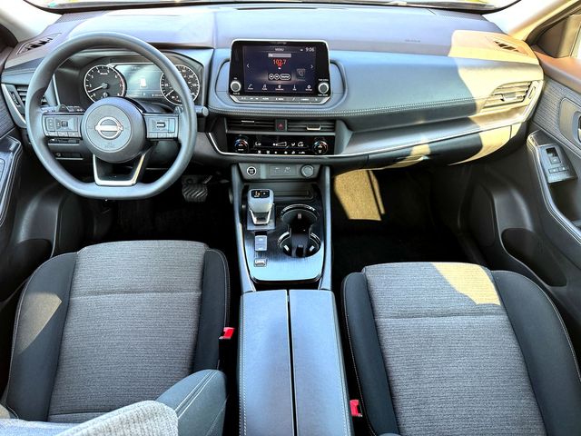 2023 Nissan Rogue SV photo 23