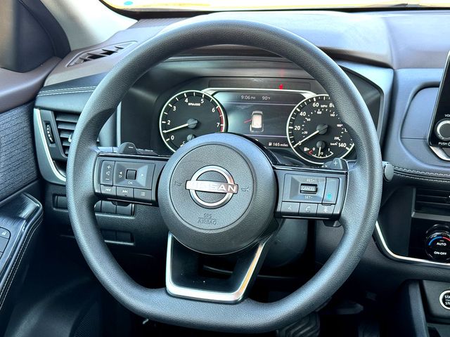 2023 Nissan Rogue SV photo 24