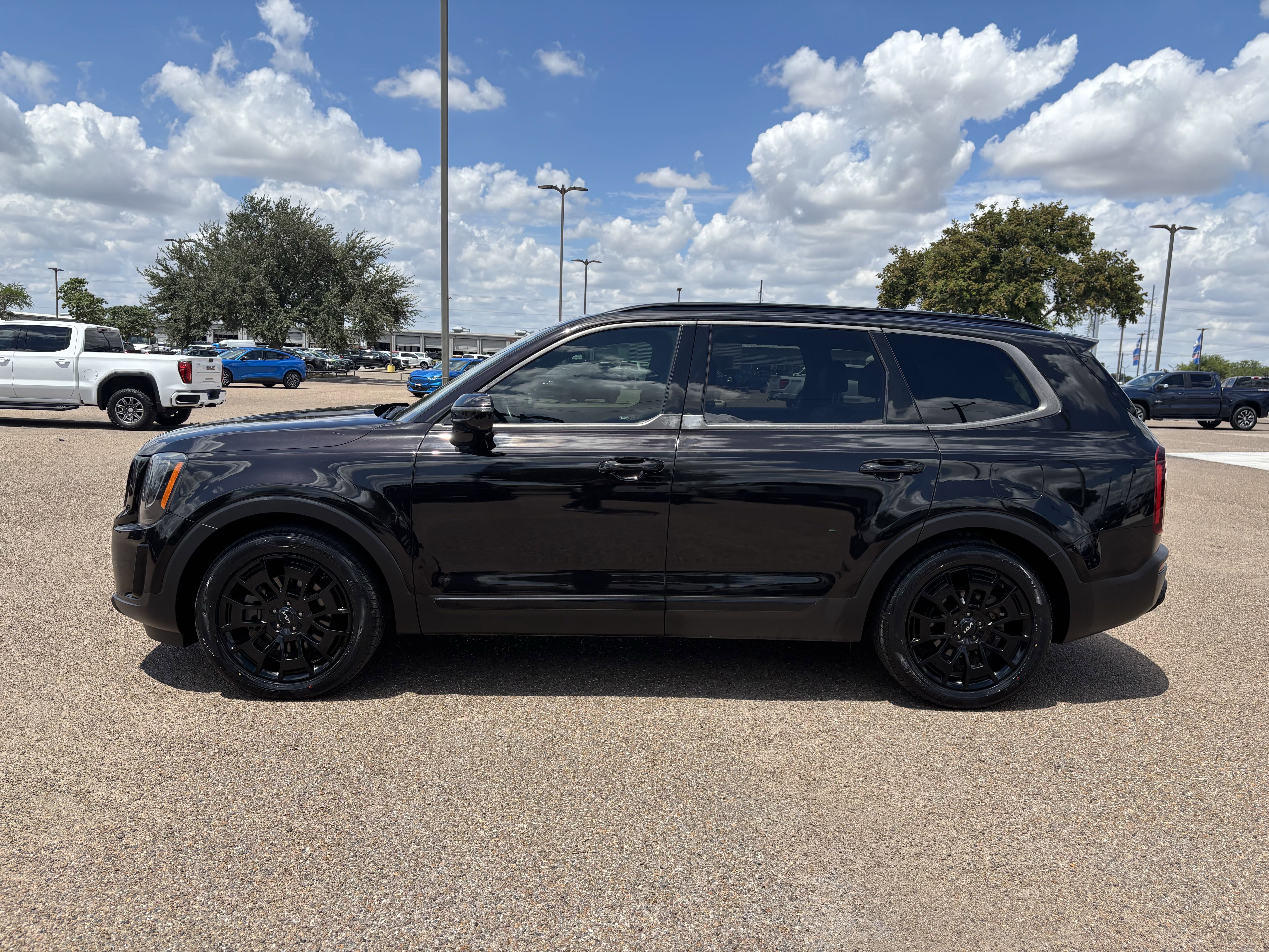 2022 Kia Telluride SX photo 2