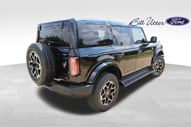 2025 Ford Bronco Outer Banks photo 3