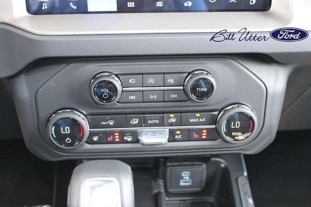 2025 Ford Bronco Outer Banks photo 13