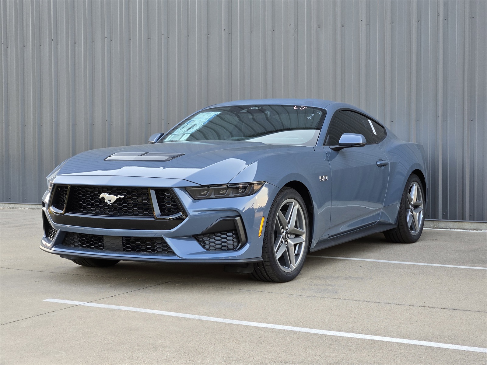 2025 Ford Mustang GT Premium photo 2
