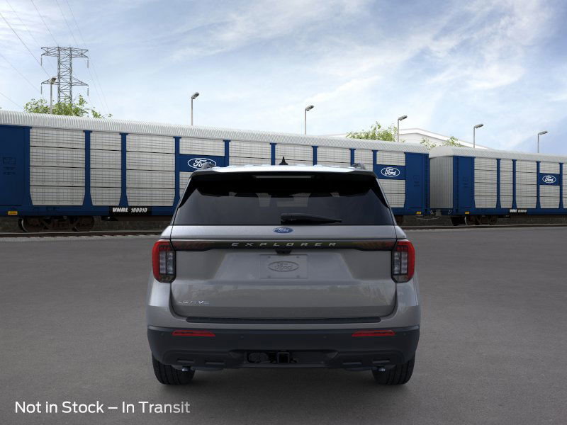 2025 Ford Explorer photo 3