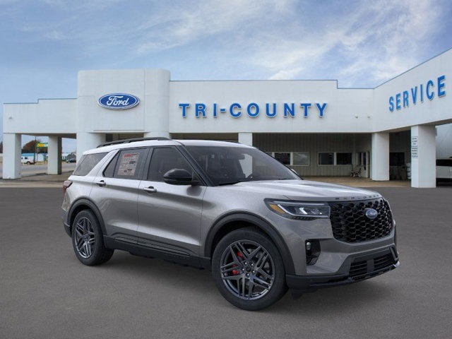 2025 Ford Explorer ST photo 3