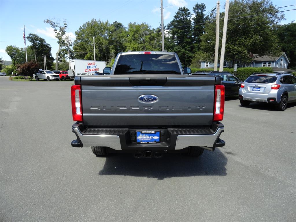 2026 Ford F-250 XLT photo 6