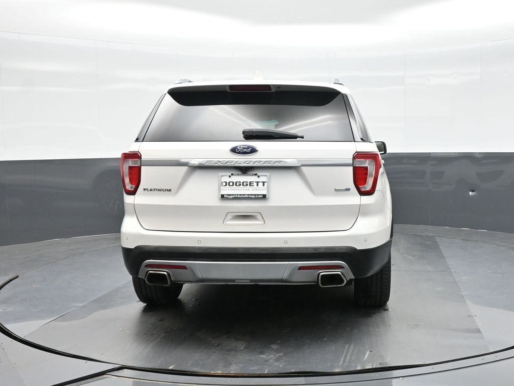 2017 Ford Explorer Platinum photo 9
