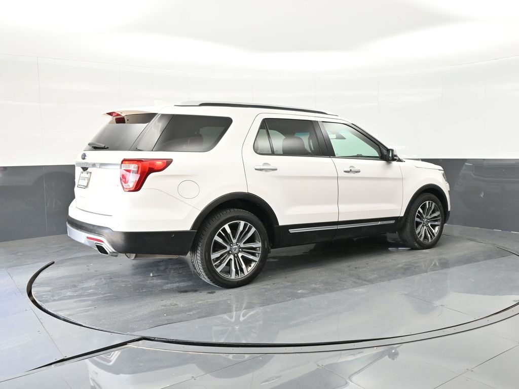 2017 Ford Explorer Platinum photo 11