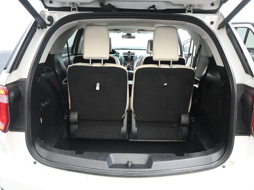 2017 Ford Explorer Platinum photo 14