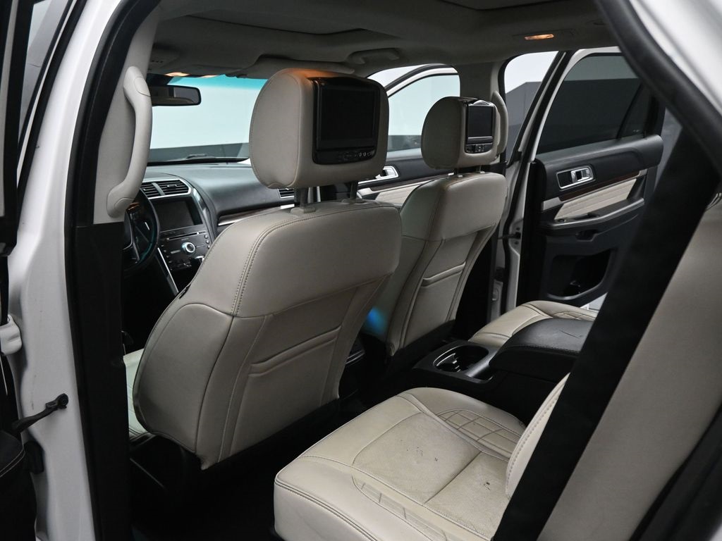 2017 Ford Explorer Platinum photo 20