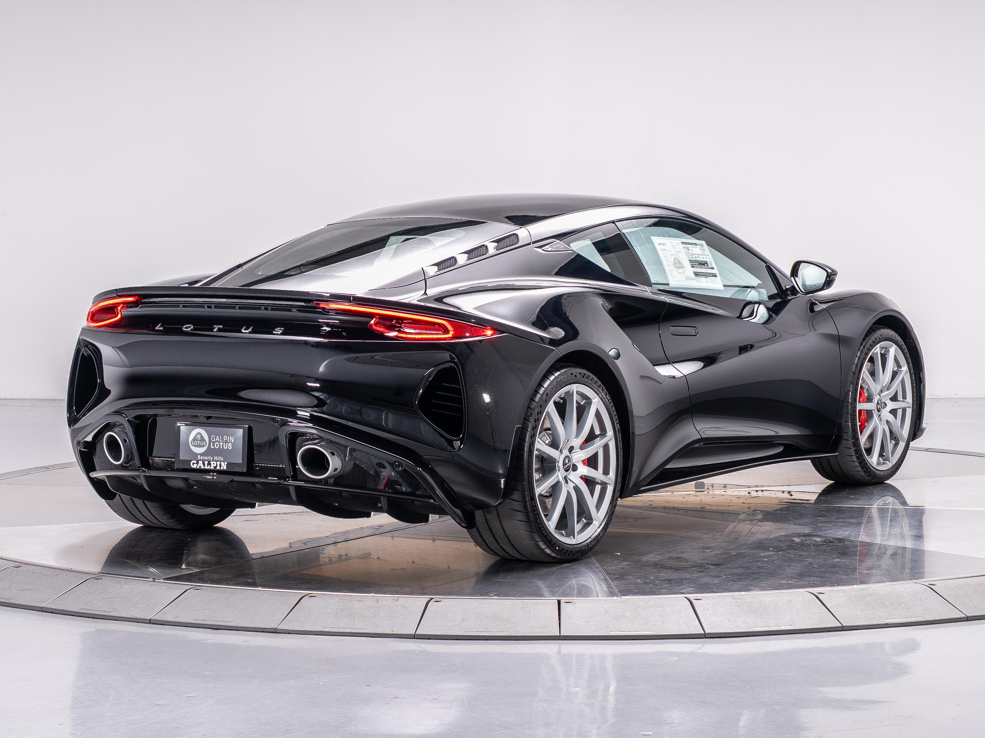 2025 Lotus Emira Base photo 5