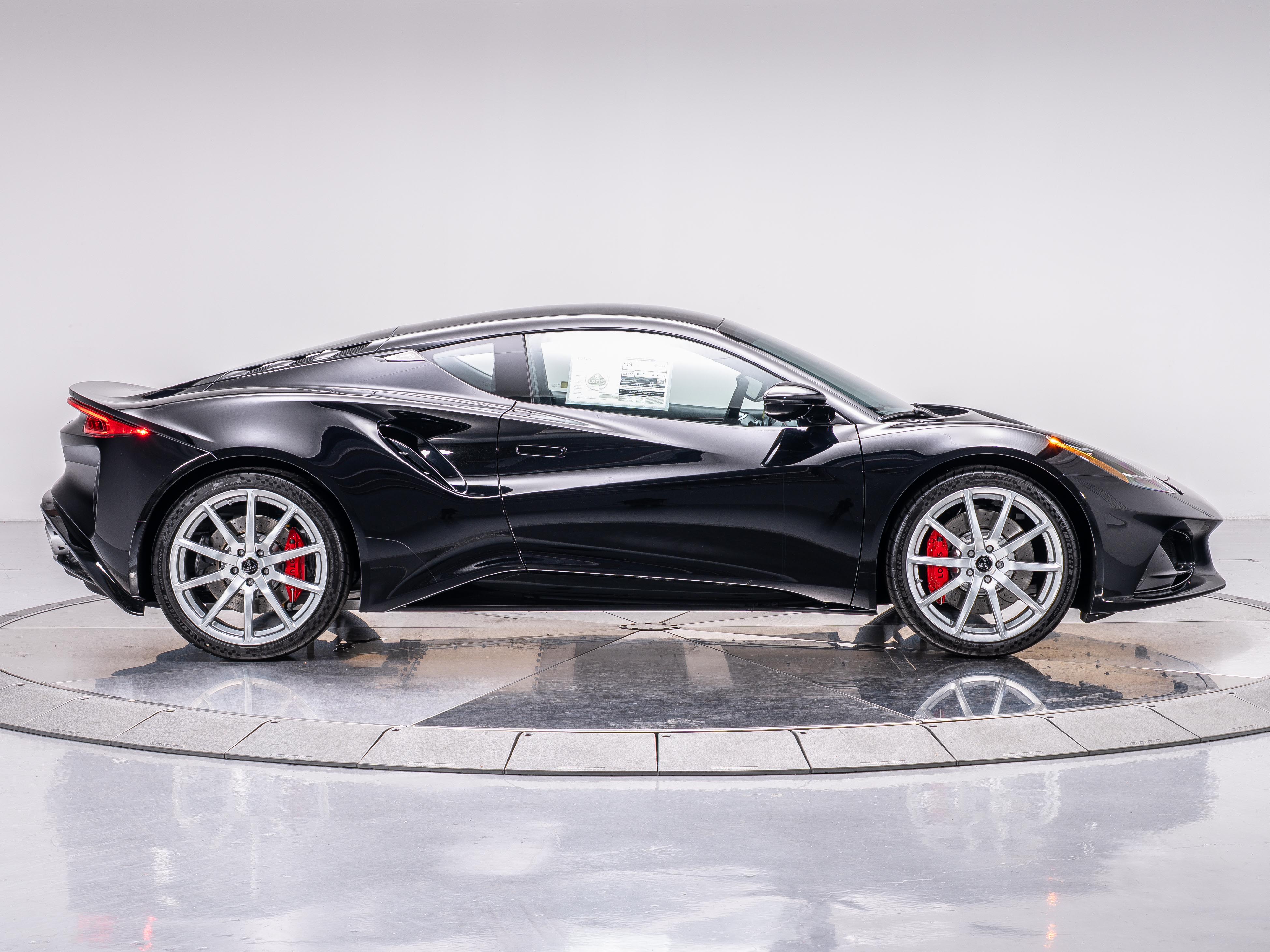 2025 Lotus Emira Base photo 6