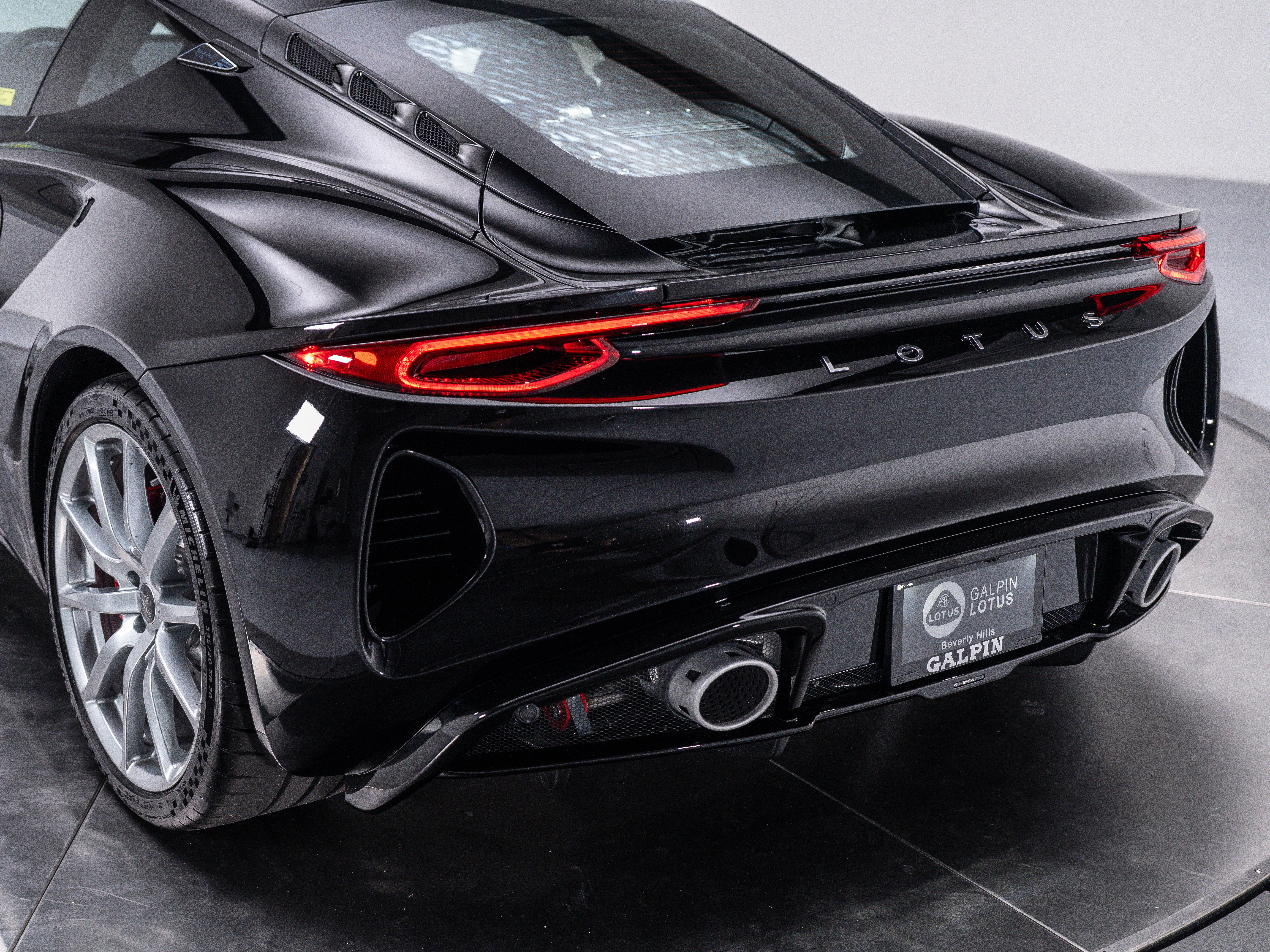 2025 Lotus Emira Base photo 29