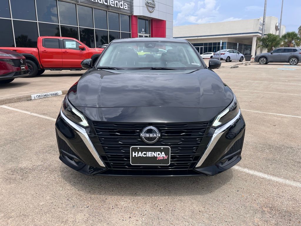 2025 Nissan Altima 2.5 SL photo 2