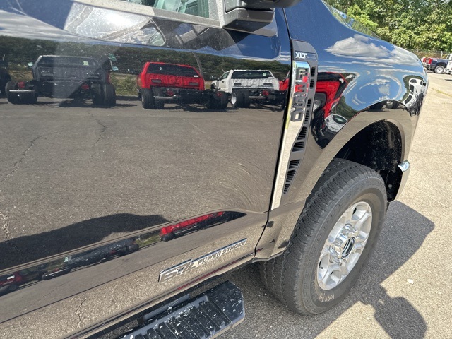 2026 Ford F-350 photo 6