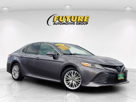 2019 Toyota Camry Hybrid XLE