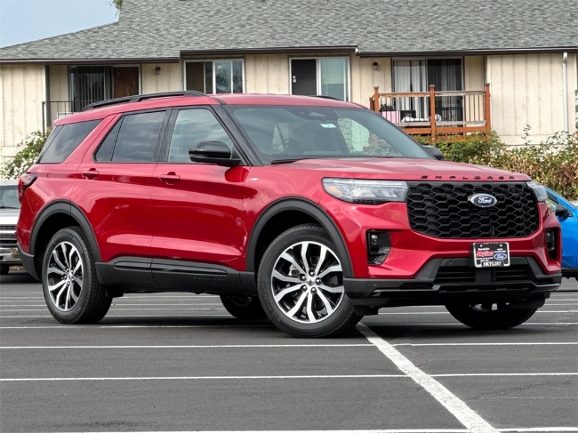 2025 Ford Explorer ST-Line