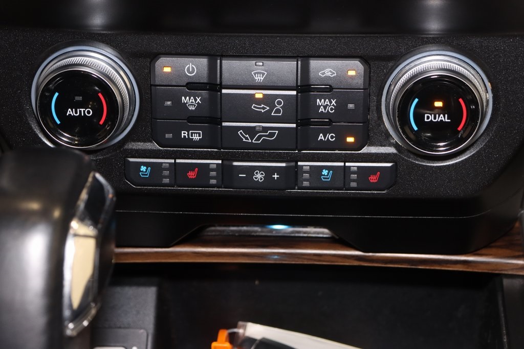 2020 Ford F-150 Lariat photo 32
