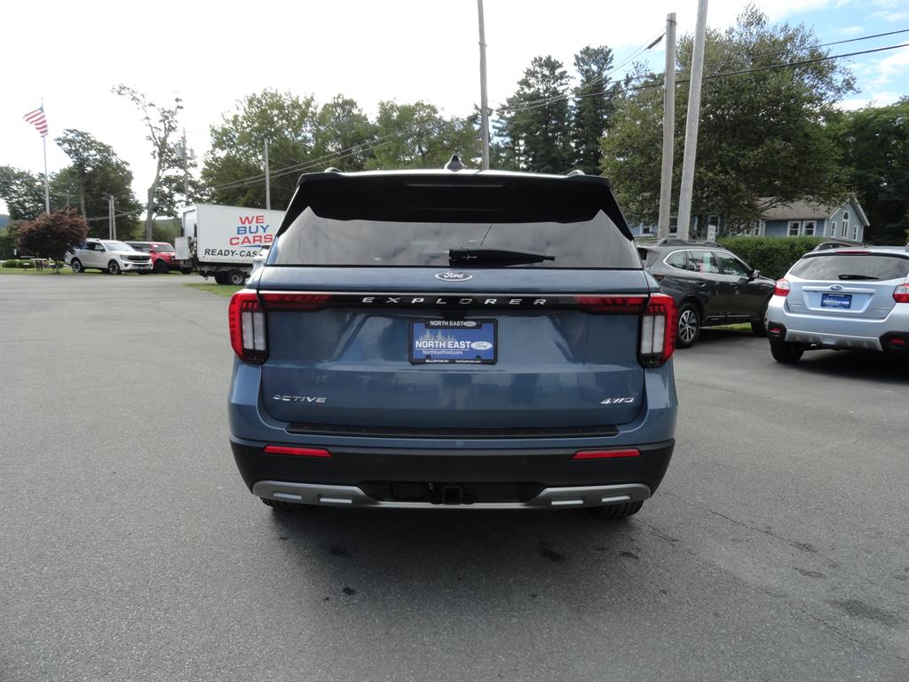 2025 Ford Explorer photo 6