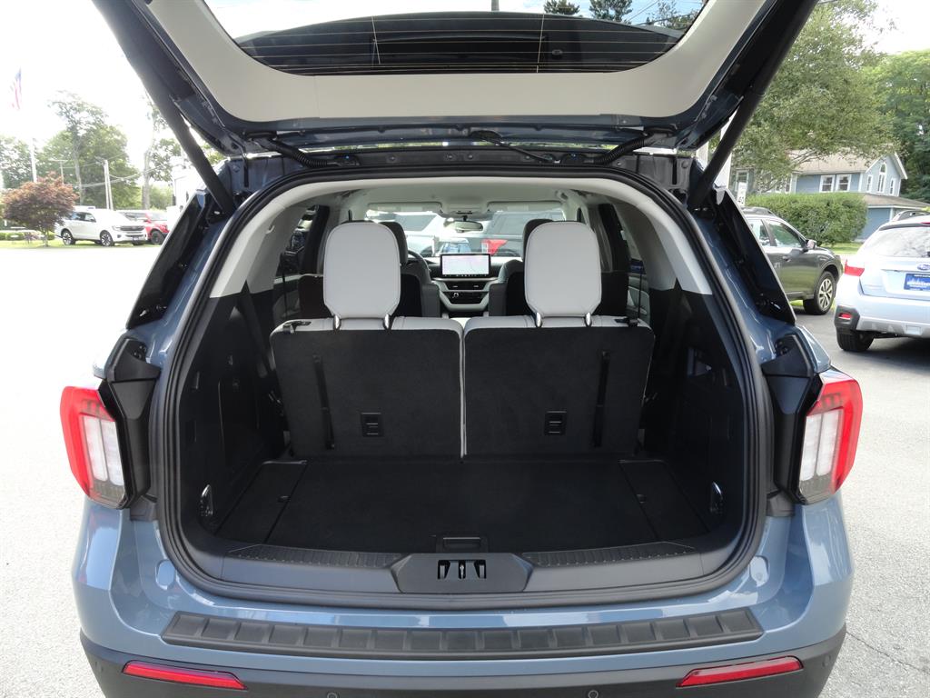 2025 Ford Explorer photo 21